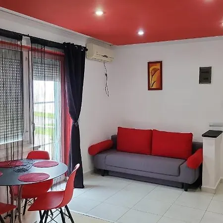 Apartment La Epava